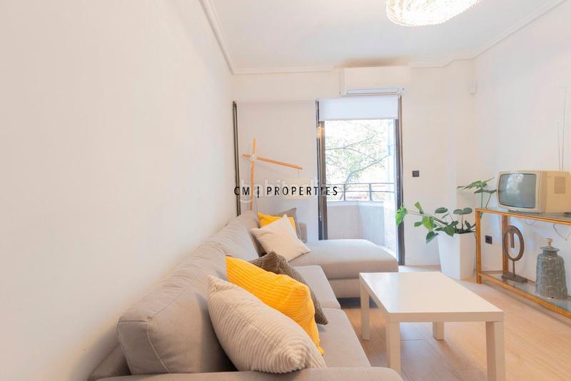 Foto b6edaf2f-3227-4dc5-9c0b-1bd8591e75cd. Alquiler piso  de 2 habitaciones en alquiler en Russafa en Valencia
