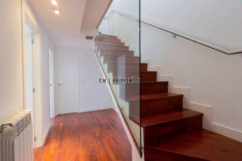 Foto 0b1d0a9b-5fbc-4db9-98ff-45d13b1035bc. Zweistöckige wohnung mit heizung parking in La Punta Valencia