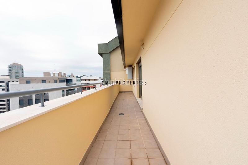 Foto 4a6cdb9c-d955-44d4-a2b5-89f58a72c181. Zweistöckige wohnung mit heizung parking in La Punta Valencia