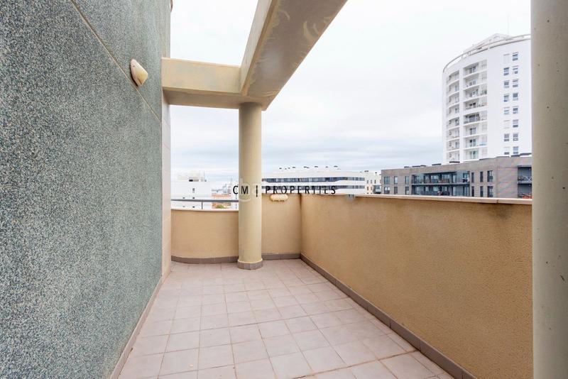 Foto 8351f3cf-77a7-43ca-af02-5d54e033e2fa. Zweistöckige wohnung mit heizung parking in La Punta Valencia