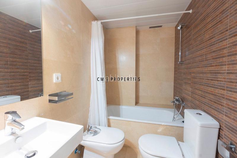 Foto dc87fd68-1f89-4885-b8d1-38ddbcf09bb6. Zweistöckige wohnung mit heizung parking in La Punta Valencia