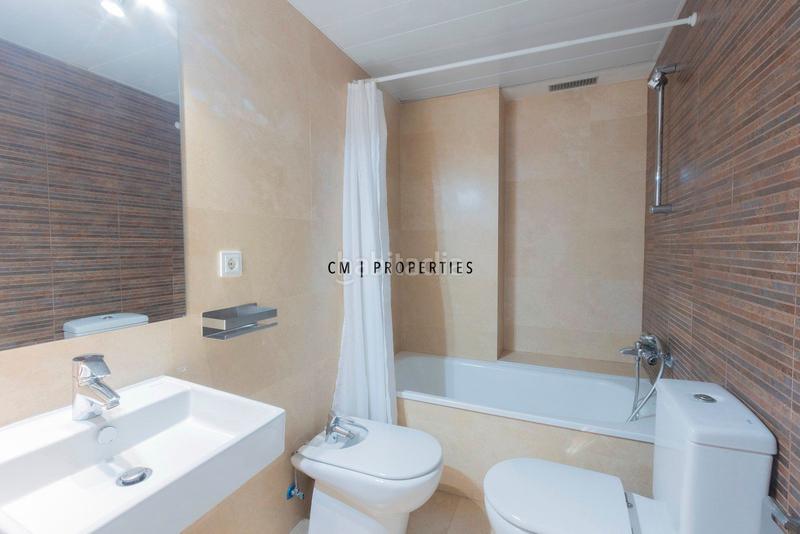 Foto dfdb3928-aaba-4daa-a499-ebc3fac0b7d7. Zweistöckige wohnung mit heizung parking in La Punta Valencia