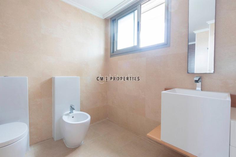 Foto 488be773-f0a7-4eb0-a3cb-1c4e2cbf69e5. Zweistöckige wohnung mit heizung parking in La Punta Valencia