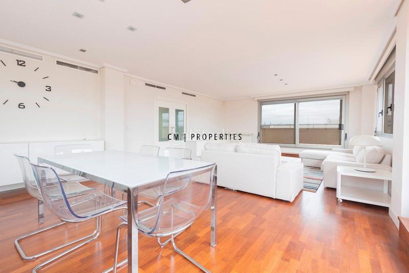 Foto 928415c8-c8ad-4315-9a7f-c71a75094f92. Zweistöckige wohnung mit heizung parking in La Punta Valencia