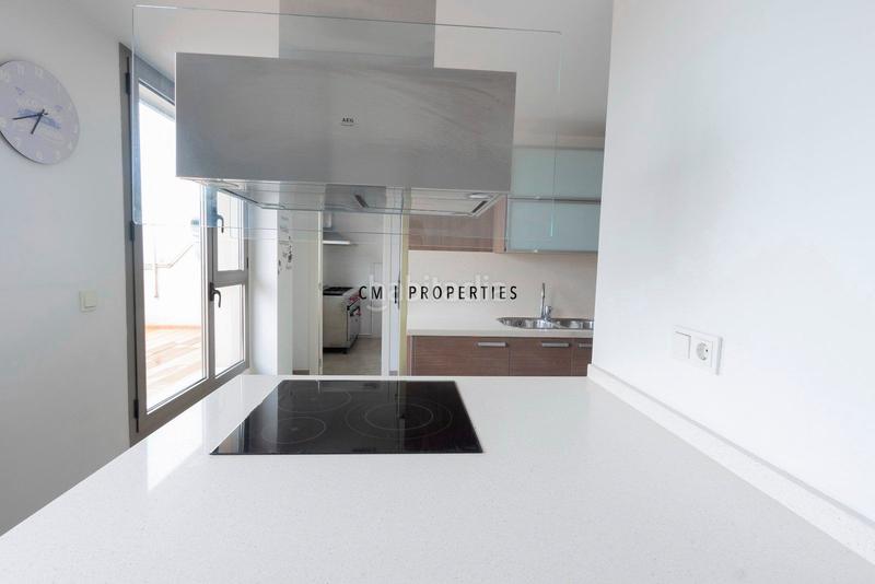 Foto bfd8a3dd-b928-42d6-8452-5d58feda9b8d. Zweistöckige wohnung mit heizung parking in La Punta Valencia