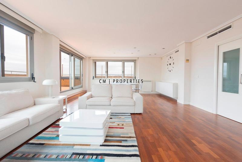 Foto c8ff5d0a-be12-4105-b6ad-aae1d0e88510. Zweistöckige wohnung mit heizung parking in La Punta Valencia