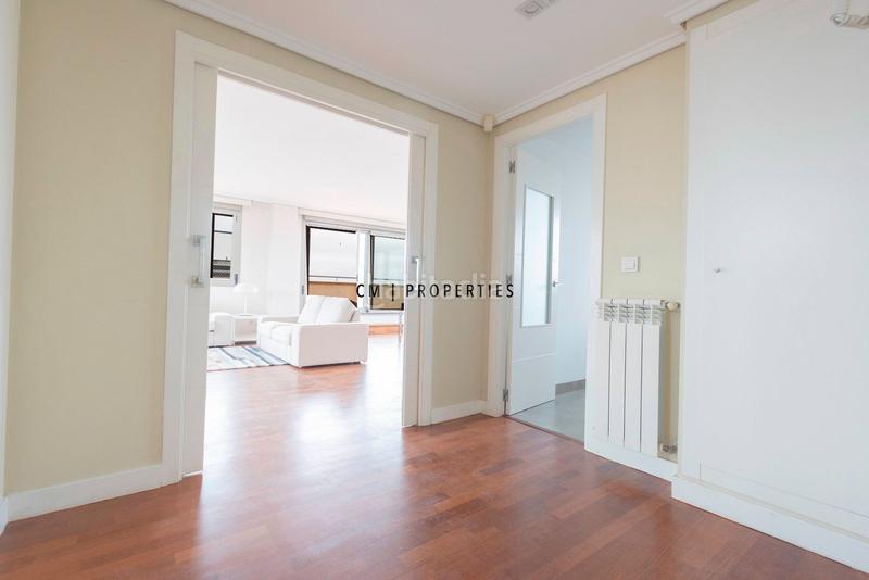 Foto ec8630a0-93d1-439b-ba1e-56e0cfeb8d40. Zweistöckige wohnung mit heizung parking in La Punta Valencia