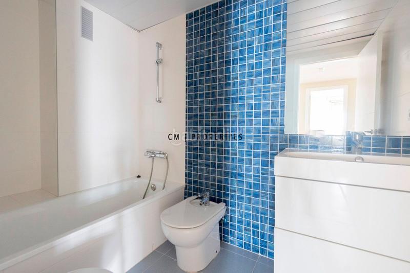 Foto f64e0f09-338f-4a90-b6c5-6a0aeb7d38b9. Zweistöckige wohnung mit heizung parking in La Punta Valencia