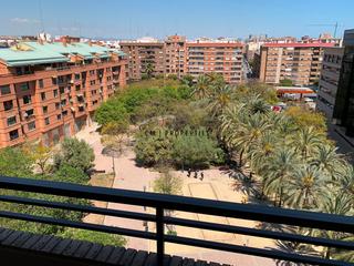 Rent Flat  Pere ii el cerimonios. Piso de 3 habitaciones sin muebles en camins del grau