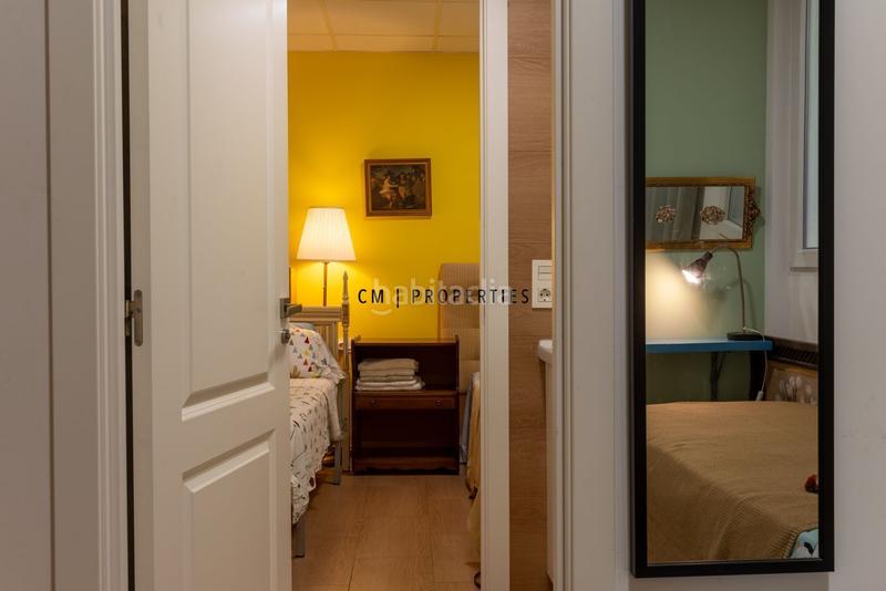 Foto 911d8302-e6ea-41a9-9d01-ed7e16b19bea. Rent flat in El Mercat Valencia