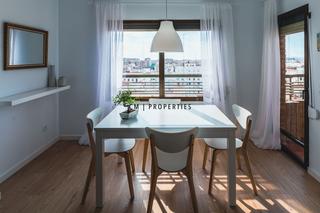 Appartement  Calle de bèlgica, 10. Piso de dos habitaciones, dos cuartos de baño y garaje