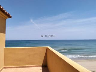 Pis  Carrer del cap blanc, 6, mary de barraquetes. Casa de cuatro habitaciones y dos baños