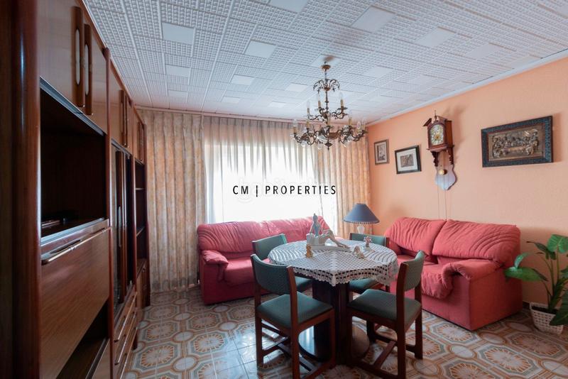 Foto 00f9c03b-5f05-41aa-9b51-a273253753cb. Piso  en alquiler de 4 habitaciones , Mestalla en Valencia