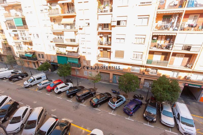 Foto 1419daf4-7a27-40a9-b977-57100f841900. Piso  en alquiler de 4 habitaciones , Mestalla en Valencia