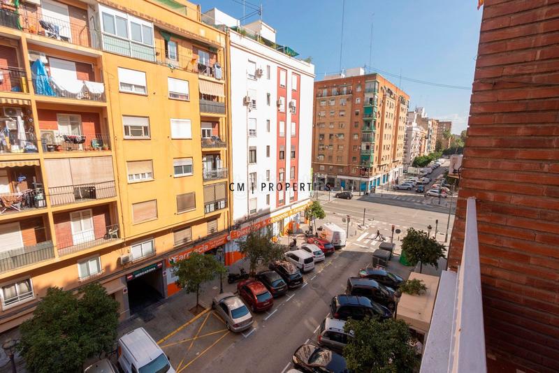 Foto 15336457-650c-40f5-be7e-85049d9bde93. Piso  en alquiler de 4 habitaciones , Mestalla en Valencia