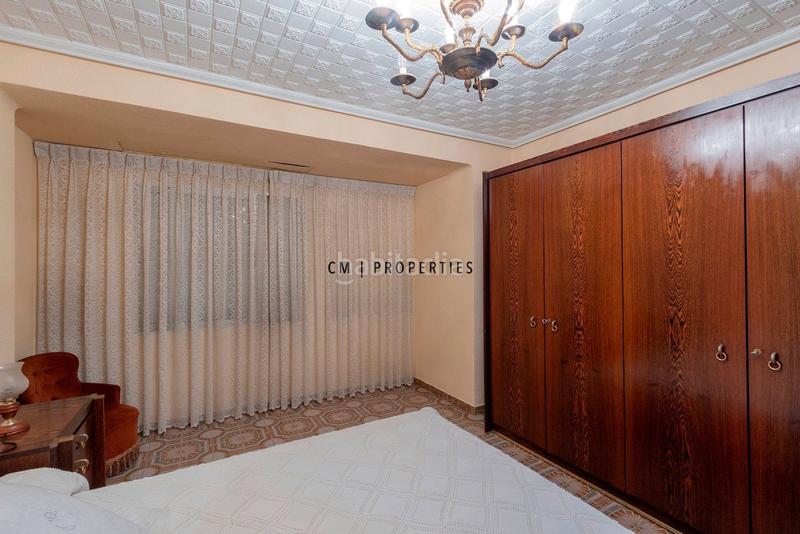 Foto 72219b9d-ab2a-40f9-b72f-04267f2ec4a5. Piso  en alquiler de 4 habitaciones , Mestalla en Valencia