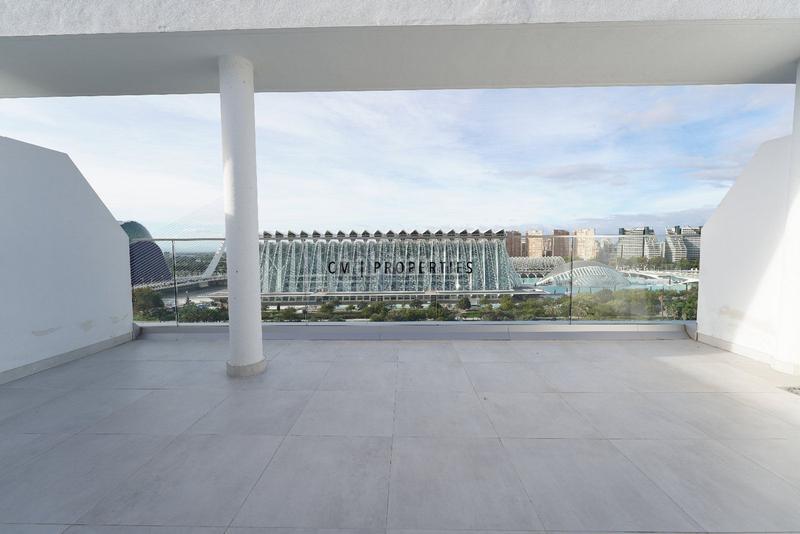 Foto a1d629e7-5028-42af-a996-90ba23944b3a. Location attique avec chauffage parking dans Penya-Roja - Avda. Francia Valencia