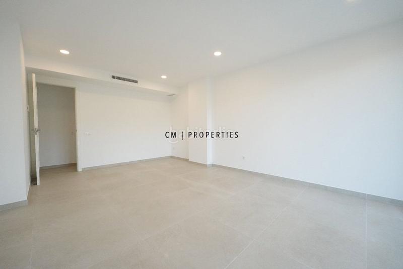 Foto c20fa6db-acdb-4898-b51a-fcb2d5a4c889. Alquiler piso  en alquiler de 4 habitaciones en alameda en Valencia