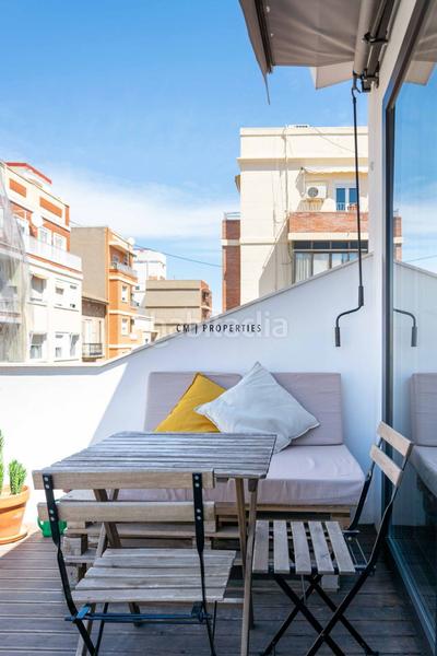 Foto a1194b3a-f1dc-4b7f-a146-4a23c95e0a1e. Alquiler ático  con terraza en el cabanyalel canyamelar en alquiler. en Valencia