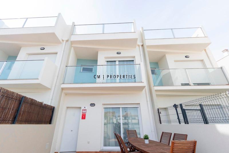 Foto 0db2f2cc-c8d4-474a-b8e0-db9bf73d073a. Reihenhaus mit heizung parking pool in Almenara