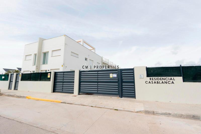 Foto 1482129a-feed-4f21-a96b-bcca18885ed0. Reihenhaus mit heizung parking pool in Almenara