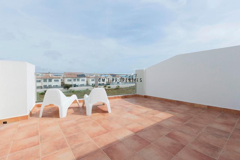 Foto 26a8d73b-6f44-4e35-b1e6-94d0c09976e7. Reihenhaus mit heizung parking pool in Almenara