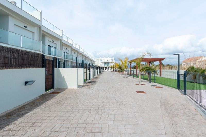 Foto 51aacd2e-03ec-4596-b65d-66c3808a4bc4. Reihenhaus mit heizung parking pool in Almenara