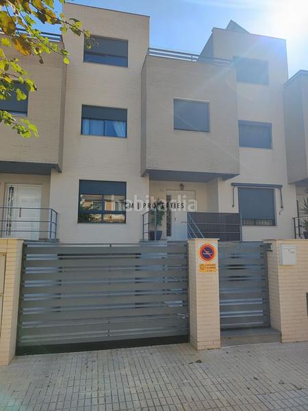 Foto 1ed4a515-d7f7-4405-af02-0aabaaae55e2. Reihenhaus mit parking in Algemesí