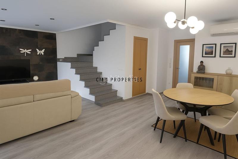 Foto f223de53-275b-4a51-bc6d-7f0da1139183. Reihenhaus mit parking in Algemesí