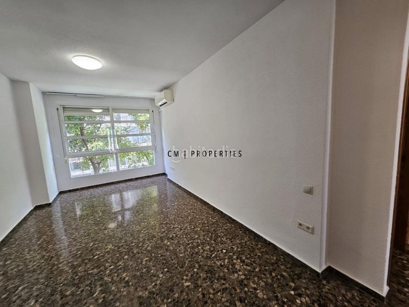 Foto 2b1c3ab2-4953-4a72-a912-a285eb1a0b43. Alquiler piso  amplio y luminoso en zona consolidada cerca al río turia en Valencia