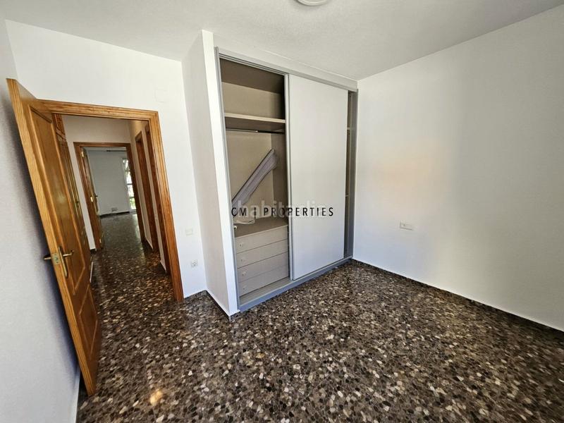 Foto de3a2462-1d82-462a-8444-24103c18556d. Alquiler piso  amplio y luminoso en zona consolidada cerca al río turia en Valencia