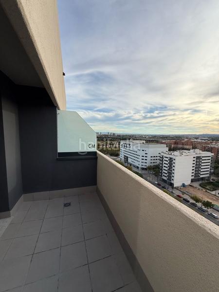 Foto a2cf90a9-33d2-4e88-8952-070a3cfc2c20. Alquiler dúplex ático dúplex moderno con domótica, garaje y piscina en Valencia