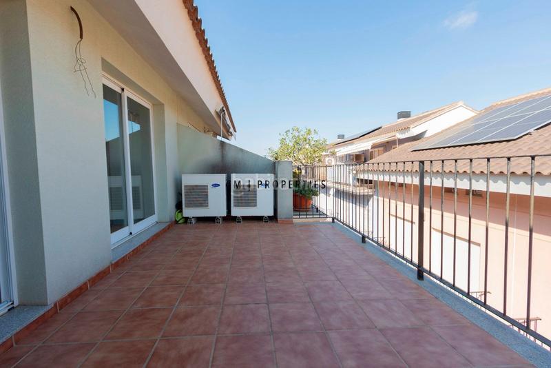 Foto 1c33e215-f076-44b3-bdb2-03fa692c3105. Piso adosado de 4 dormitorios en alquiler en Moncada