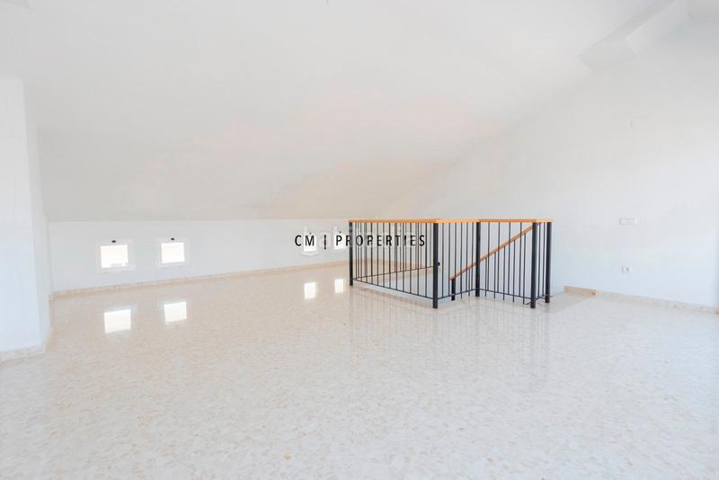 Foto 2bc2812a-84e8-4da5-943a-bf87d18b8b53. Piso adosado de 4 dormitorios en alquiler en Moncada