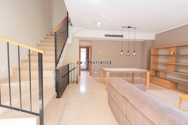 Foto b4c53dbb-cd92-4d83-a809-431af2a15d8e. Piso adosado de 4 dormitorios en alquiler en Moncada