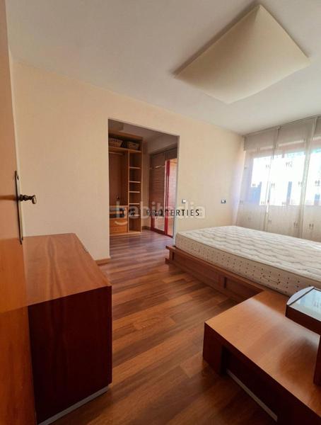 Foto c454f8ae-2711-40c5-b029-e465bc6d7fb9. Alquiler piso alquiler de luminoso piso de 3 habitaciones en Valencia