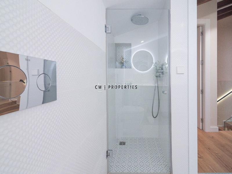 Foto 24ad571f-4c3d-47b9-96c1-9c9fe40a7c28. Rent semi detached house with heating parking pool in Valencia