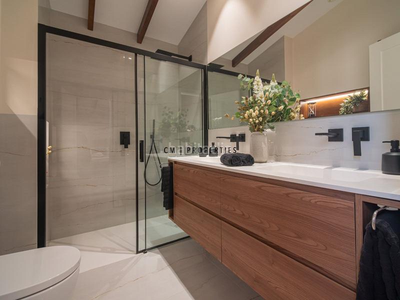 Foto ab2bb613-1cb7-456c-b39d-8a74cca1547e. Rent semi detached house with heating parking pool in Valencia