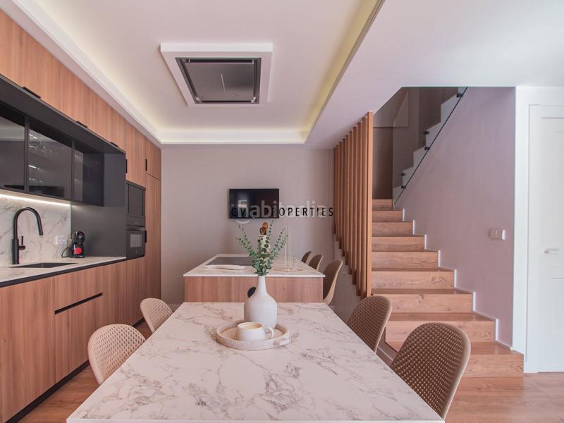 Foto b43bd458-0210-4b52-bc41-b2fd71f43861. Rent semi detached house with heating parking pool in Valencia