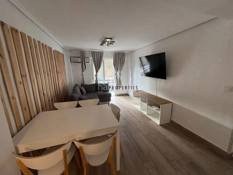 Foto 60ab58f2-16dd-4874-ba31-d03a50697436. Rent flat with heating in Na Rovella - Hermanos Maristas Valencia