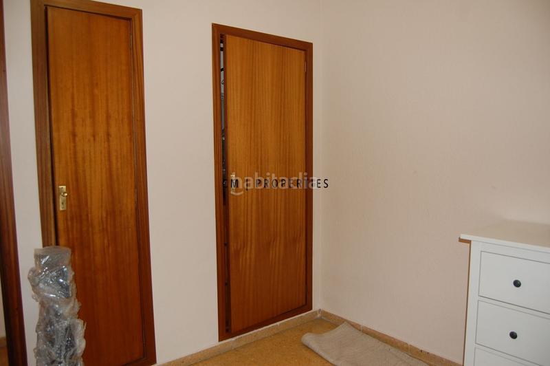 Foto f354ef4f-8c56-48f1-b8bc-0b99d1ff6997. Rent flat with heating parking in El Botànic Valencia