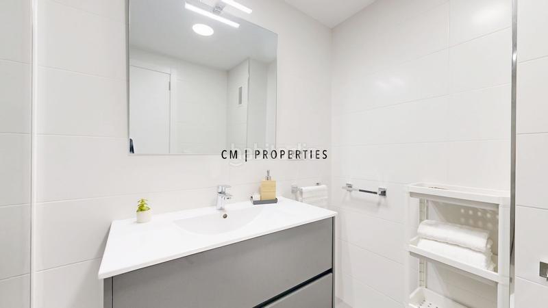 Foto 21c68df9-5816-40c5-adfb-ff955d693869. Alquiler piso  de 4 habitaciones, 2 baños con terraza en patraix en Valencia