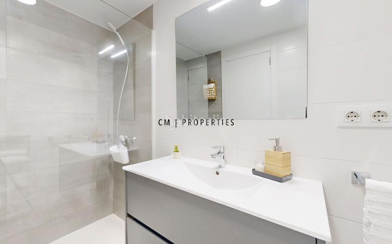 Foto 62d0b76d-e47a-4824-bdfb-11b7cf52f9fb. Alquiler piso  de 4 habitaciones, 2 baños con terraza en patraix en Valencia