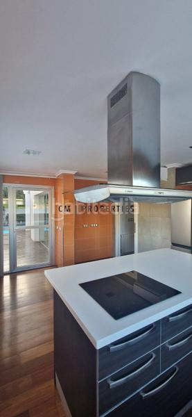 Foto 28fe1f48-0fa9-4a9f-b85d-2351e4245925. Chalet con riscaldamento parcheggio piscina in La Cañada Paterna