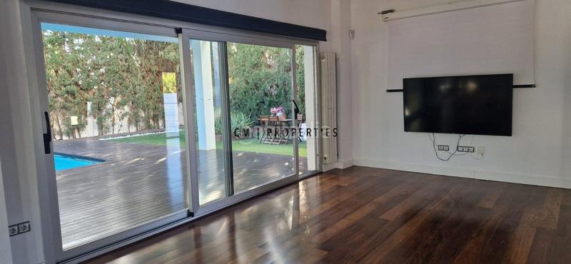 Foto e8cc008b-75ae-4f17-8bc0-795e9ff1b83e. Chalet con riscaldamento parcheggio piscina in La Cañada Paterna