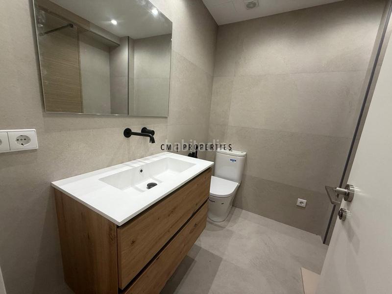 Foto 0dbfbbc4-f3f6-4ad4-b4a3-18d81073e718. Rent flat with parking in Aiora Valencia