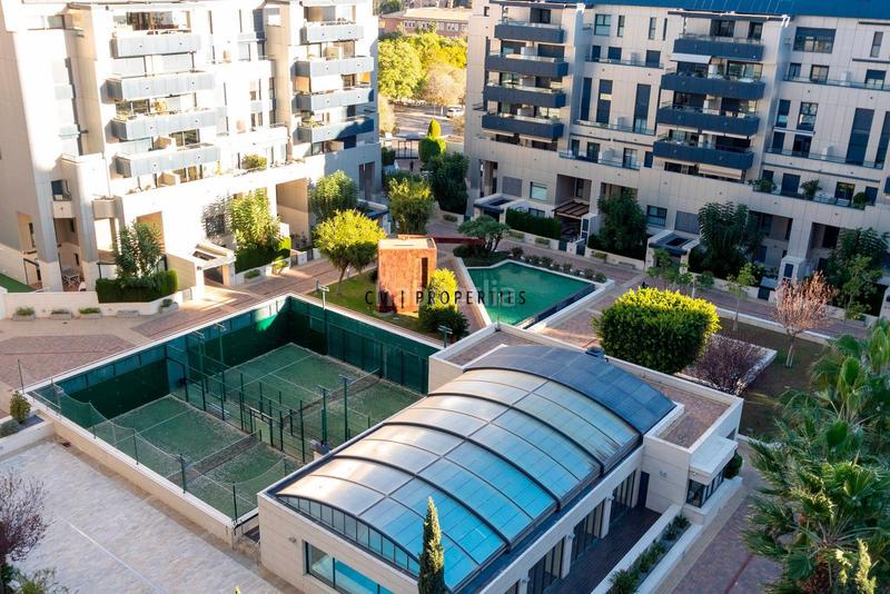 Foto 7b3b6e63-856a-42cc-a127-aef7d0309b48. Miete etagenwohnung mit heizung parking pool in Barrio Benicalap Valencia