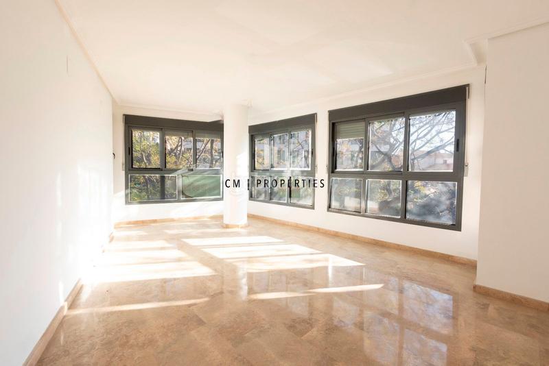 Foto 0e33d2e7-5c9b-4dba-9943-e0812ca396ad. Affitto appartamento in En Corts - Doctor Waksman Valencia