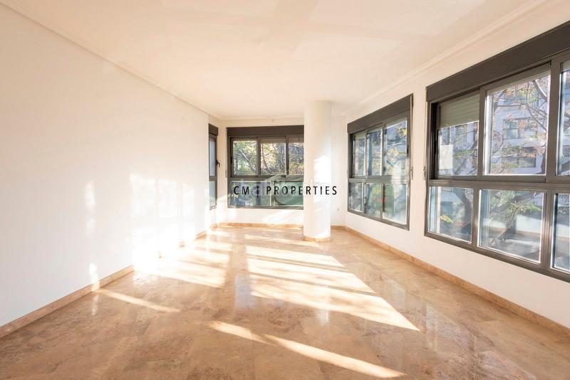 Foto 050e0c6b-2460-402d-a84a-e0f157230b53. Miete etagenwohnung in En Corts - Doctor Waksman Valencia