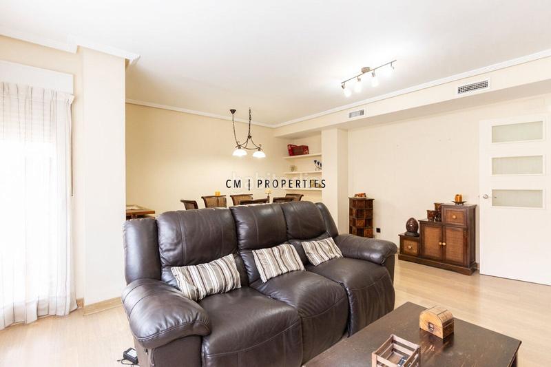 Foto b8f1a05d-d4bc-40da-b126-a42b143f1c84. Alquiler piso vivienda en alquiler en camino de moncada en Valencia